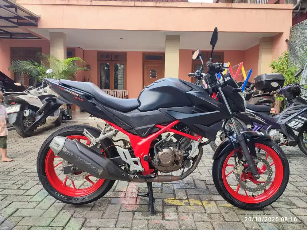 Honda new cb150r 2018 gress (hitam)