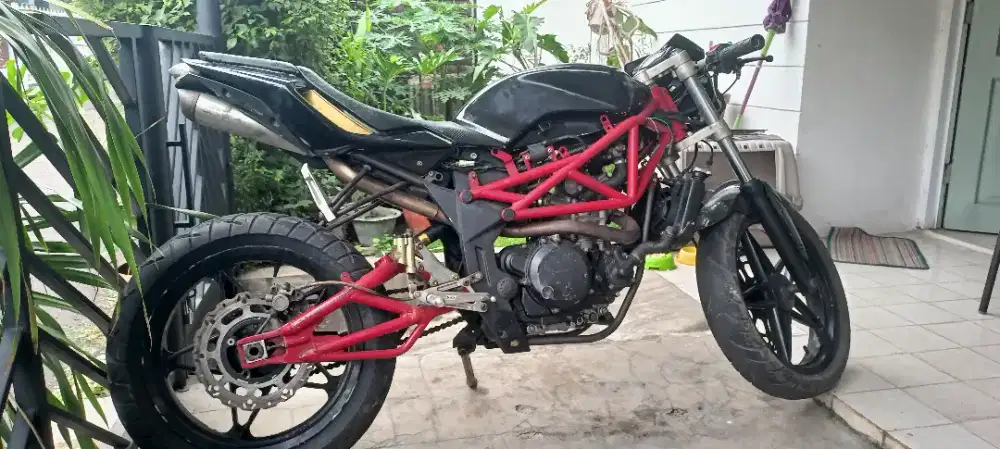 Minerva Megelli 250cc