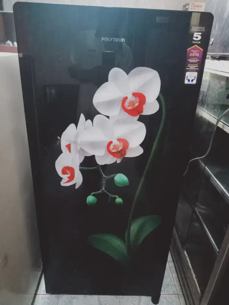 Kulkas Polytron Jumbo layak baru
