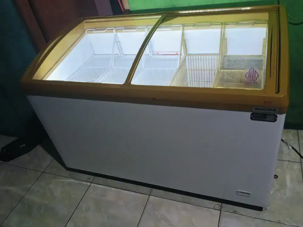 Freezer box kapasitas 330L