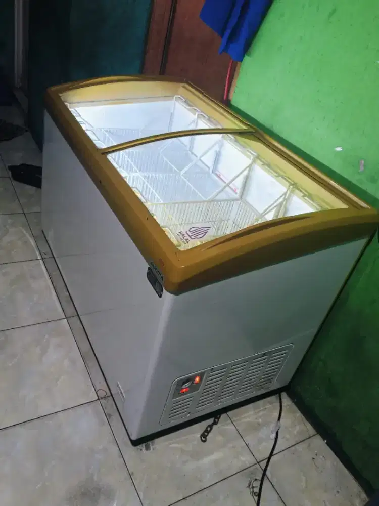 Freezer box SLEDING MEREK AUCMA KAPASITAS 330L