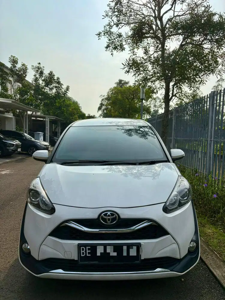 Dijual Toyota Sienta 1.5 V A/T CVT (2021)