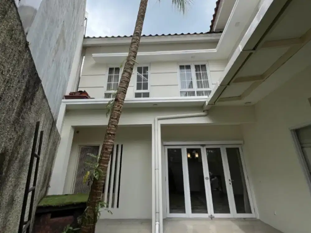 Dijual cepat rumah 2 lantai rapi siap huni dekat pintu tol