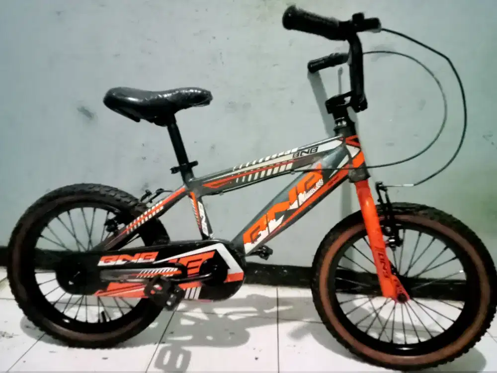 Dijual sepeda BMX BNB anak msih bgus ban baru batangan ORIan aman bgus