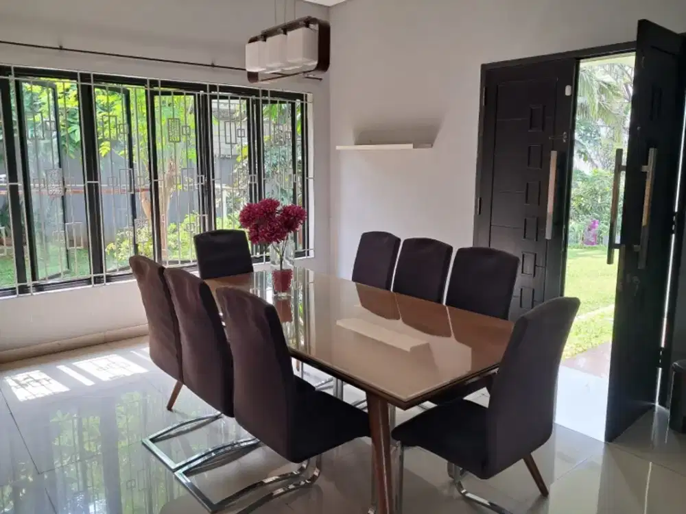Dijual rumah luas siap huni view danau di bukit golf cibubur