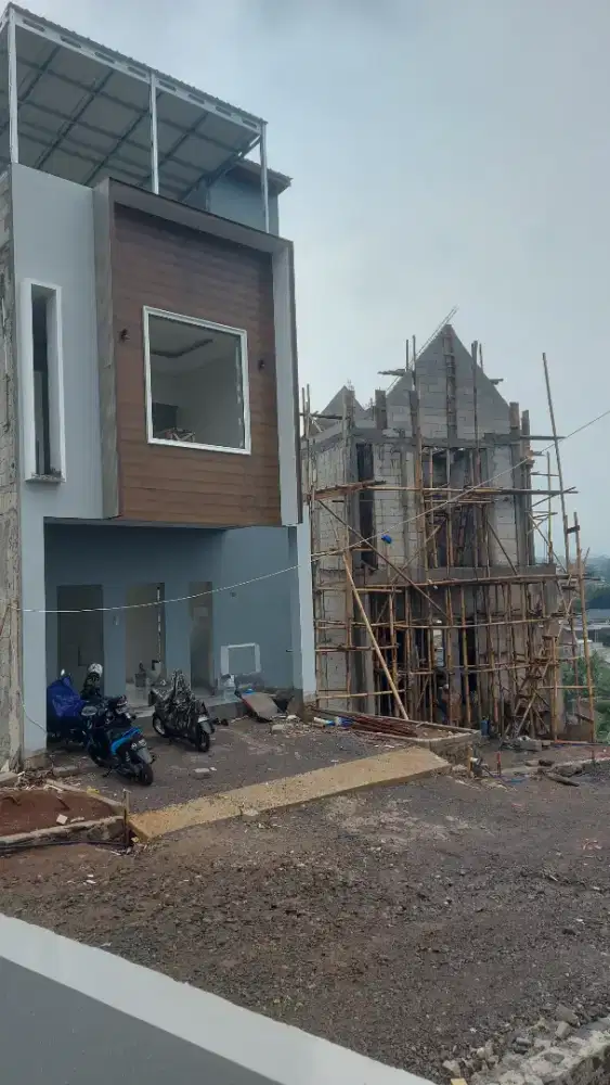VILLA  lokasi emas, akses ke pusat kota Bandung desain modern kekinian