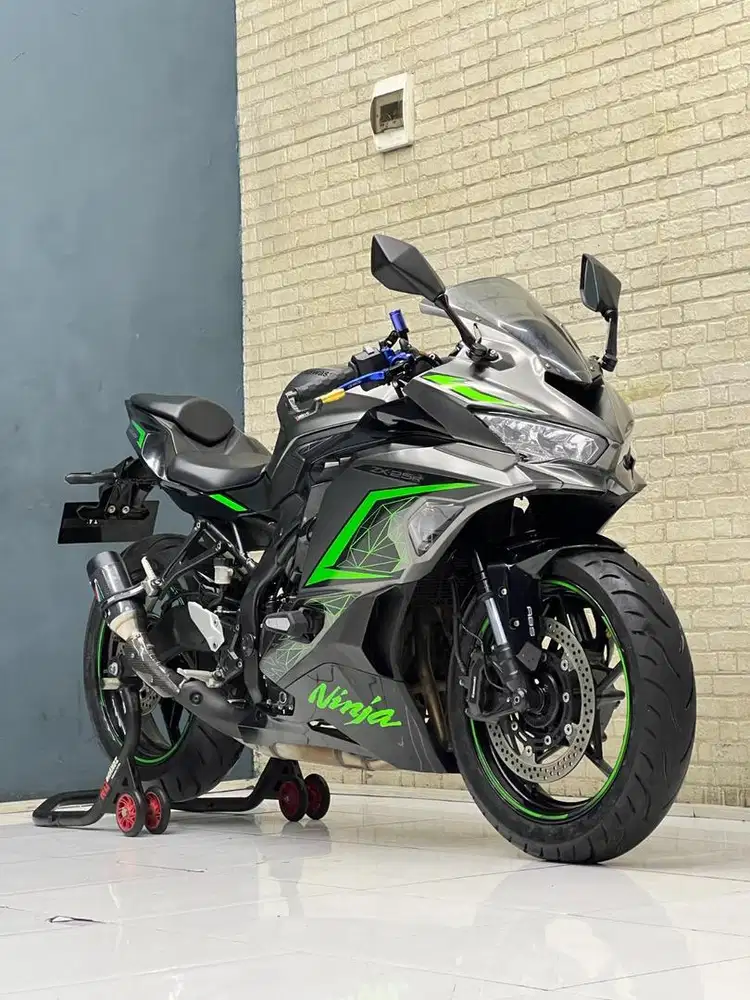 Harga miring!! Kawasaki Zx 25r ABS- SE Facelift / TFt | 2023 | Wulan M