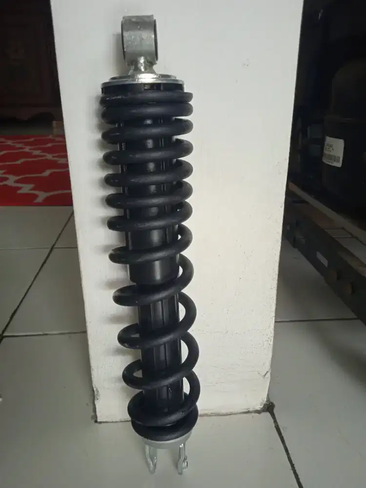 Shockbreaker belakang Vario 125