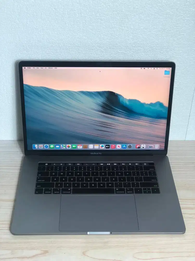 MacBook Pro 15inch 2018 Intel Core i9 DUAL VGA Touch Bar 16GB/1TB