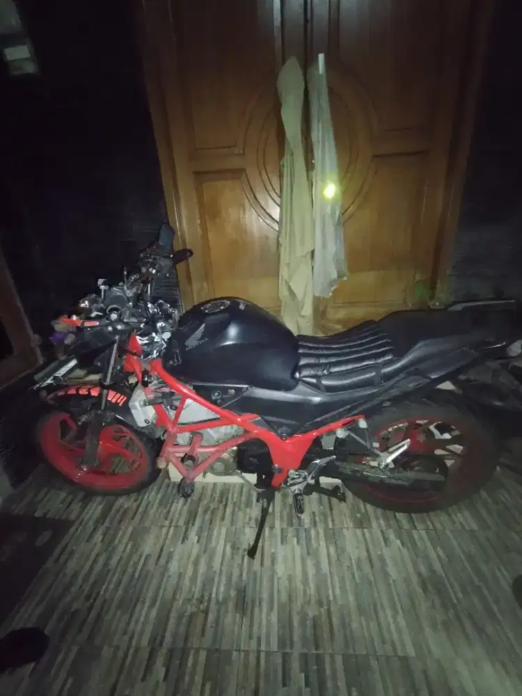 Honda CB150R (2018)