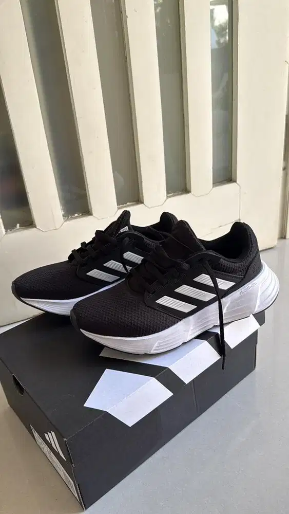 Sepatu adidas woman running galaxy
