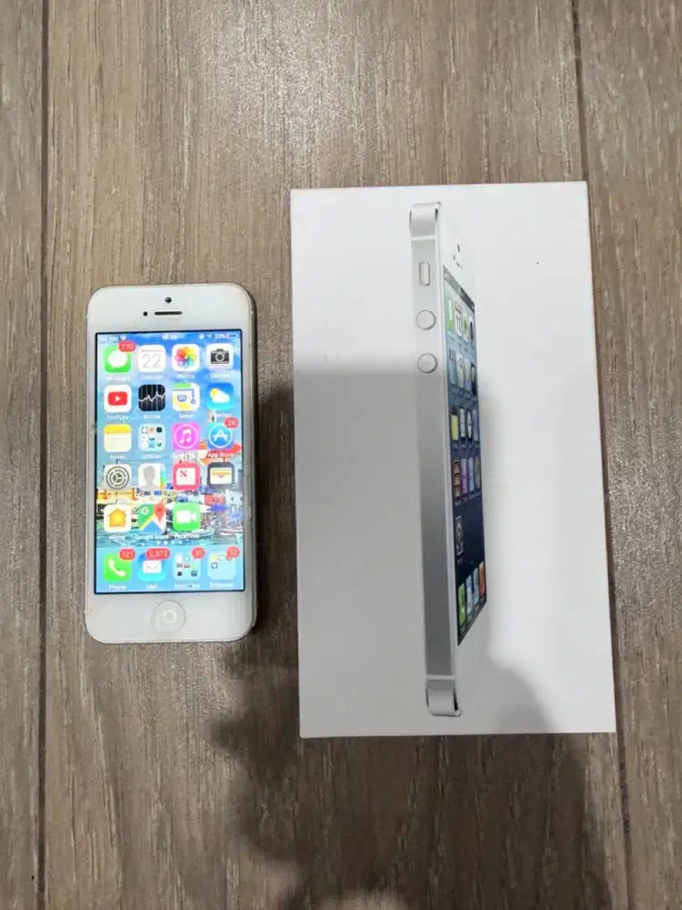 iPhone 5 32GB White Berfungsi Normal Dengan Box