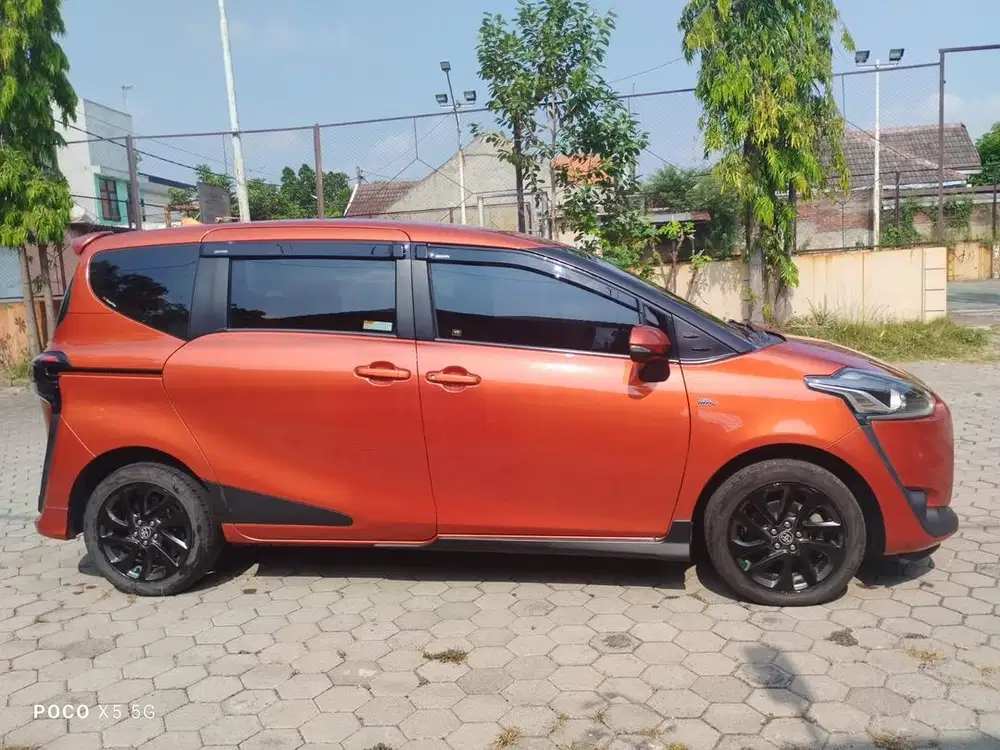 Toyota SIENTA Q