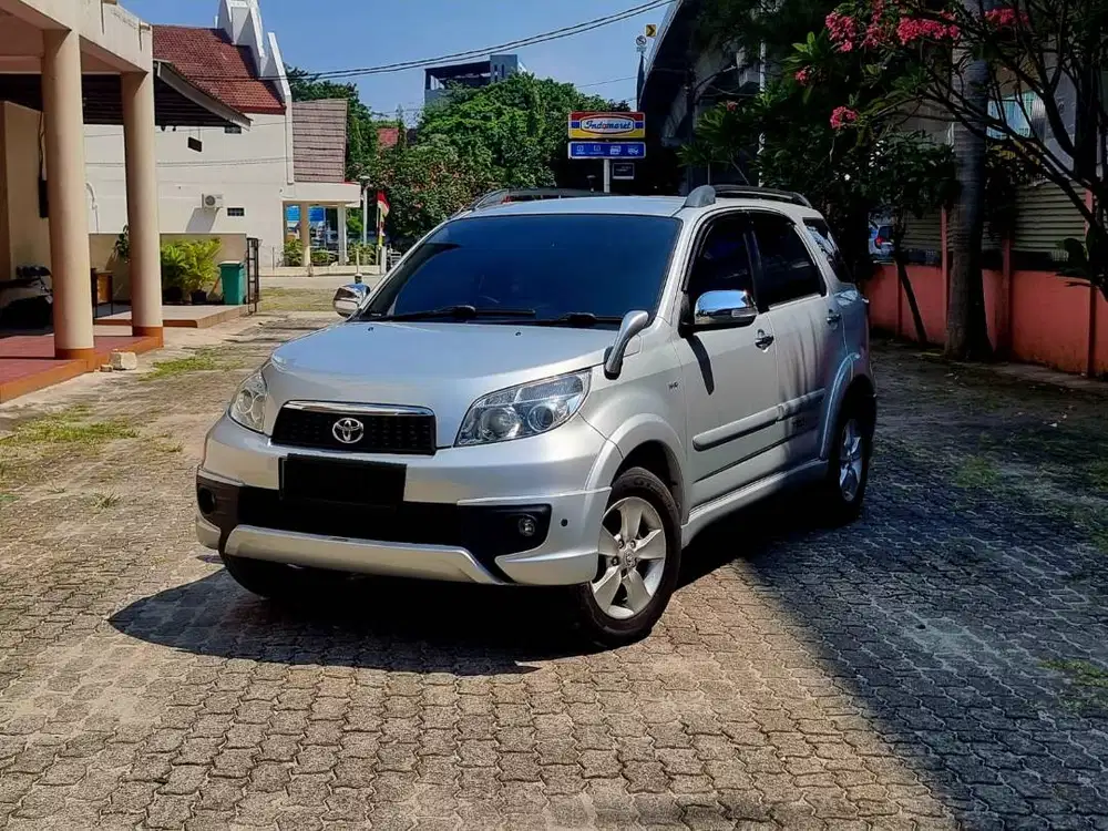 RUSH S TRD Sportivo AT 2014 ( 7 seat )