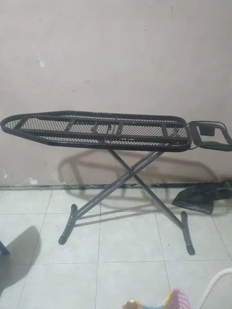 Dijual tempat untuk setrika masih mulus spt baru