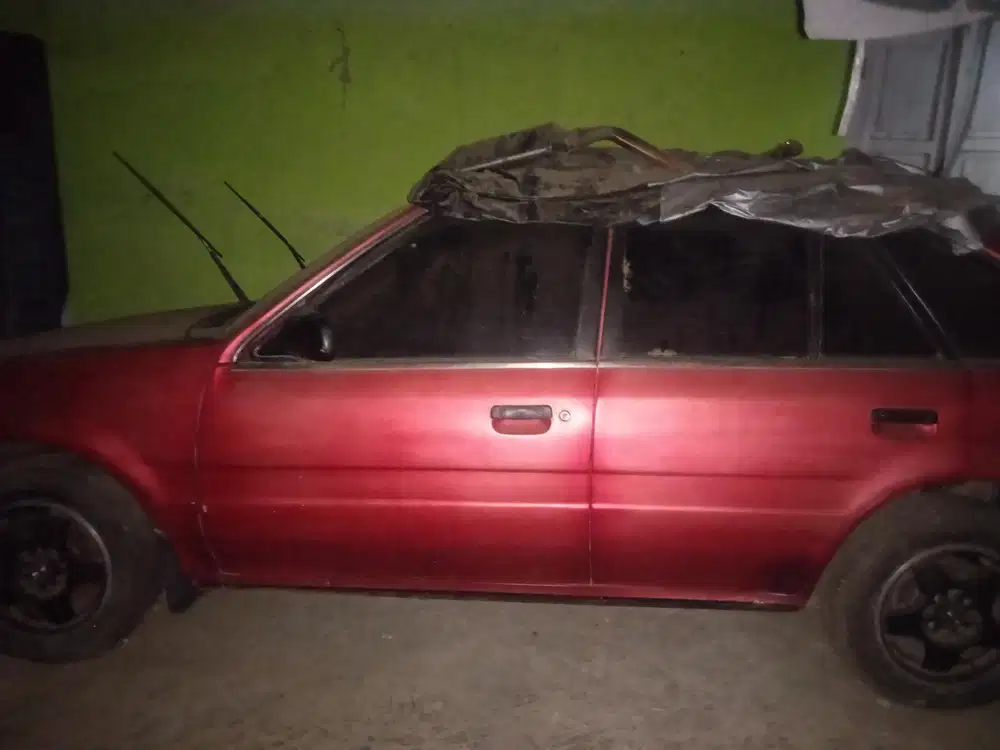Ford laser 1986 Bensin