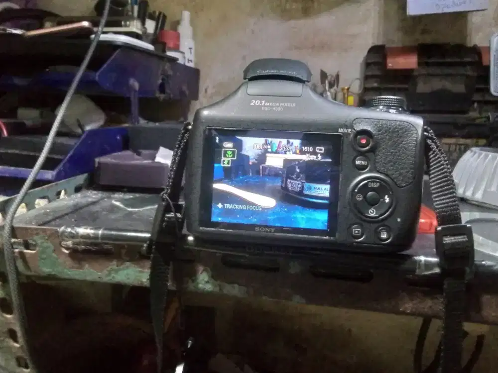 Camera Sony H300.