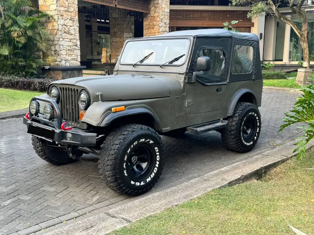 Mobil Jeep CJ 7 1981