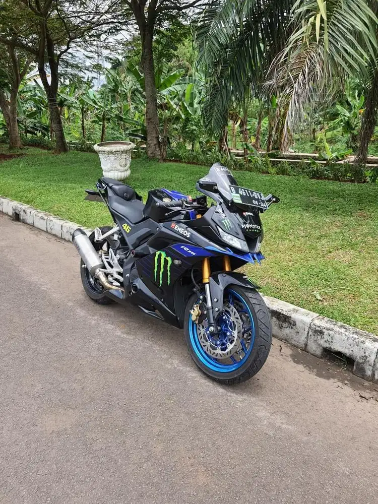 Yamaha R15 2019 Like new