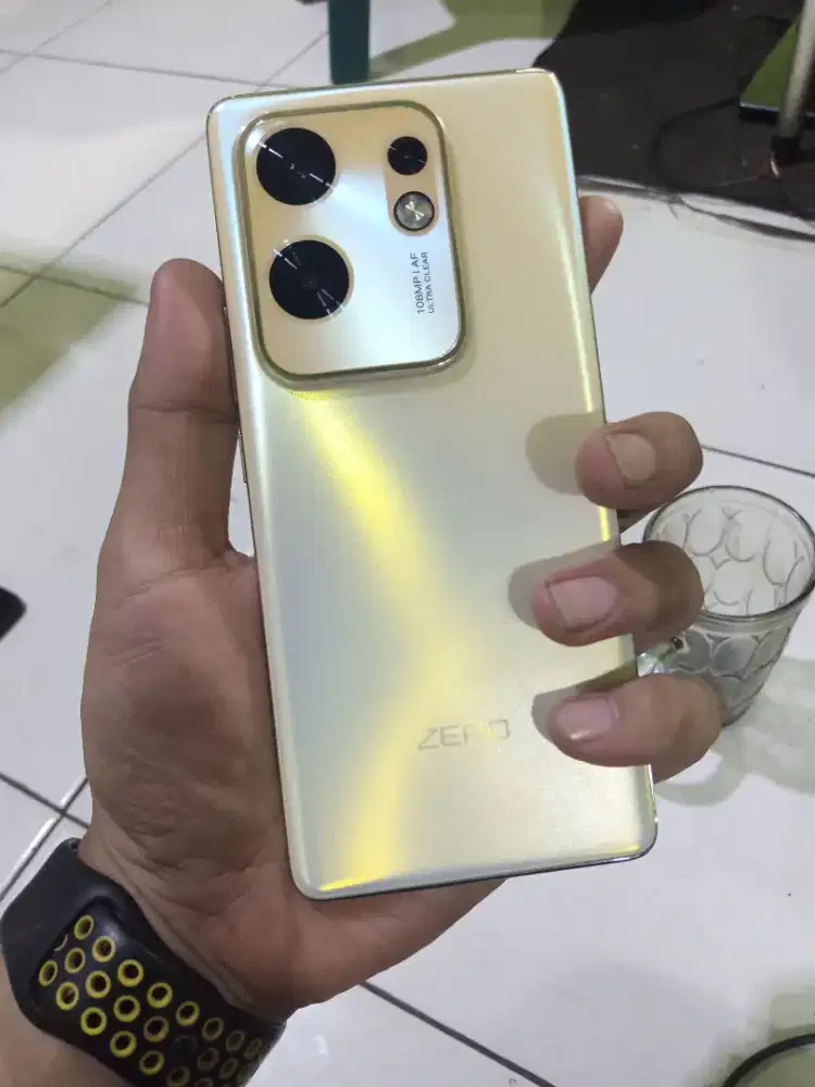 INFINIX ZERO 30 NFC 8+8/256 AMOLED CURVE DISPLAY