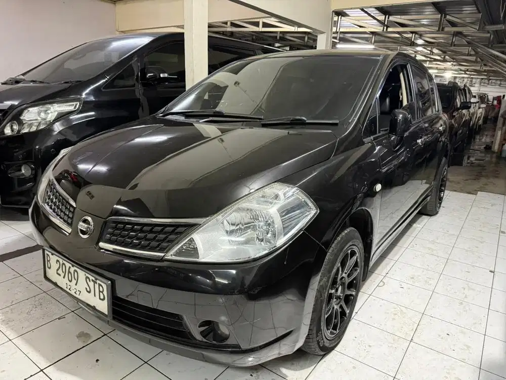 NISSAN LATIO 2007 HB bagus sekali