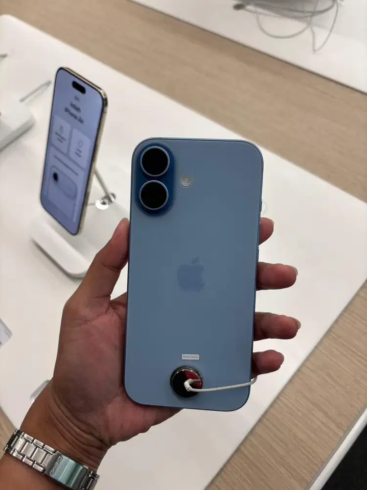 Cicilan 0% iPhone 17 256GB mist blue bebas 2 kali angsuran