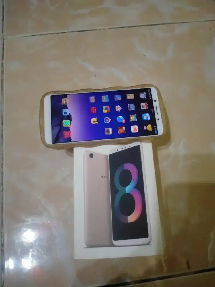 Oppo A83 lengkap  tapi cas ngk ada,, di jual cepat