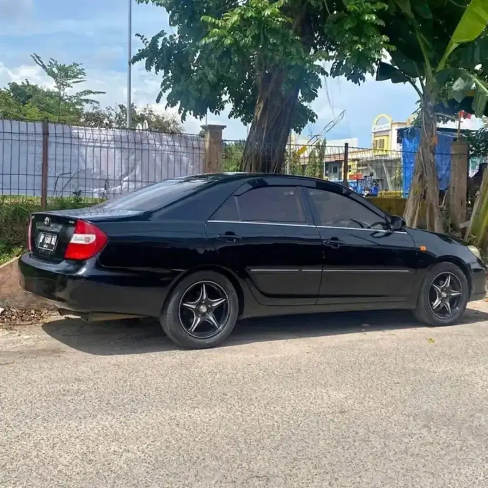 Mobil Sedan Toyota Camry 2002 2.4 V