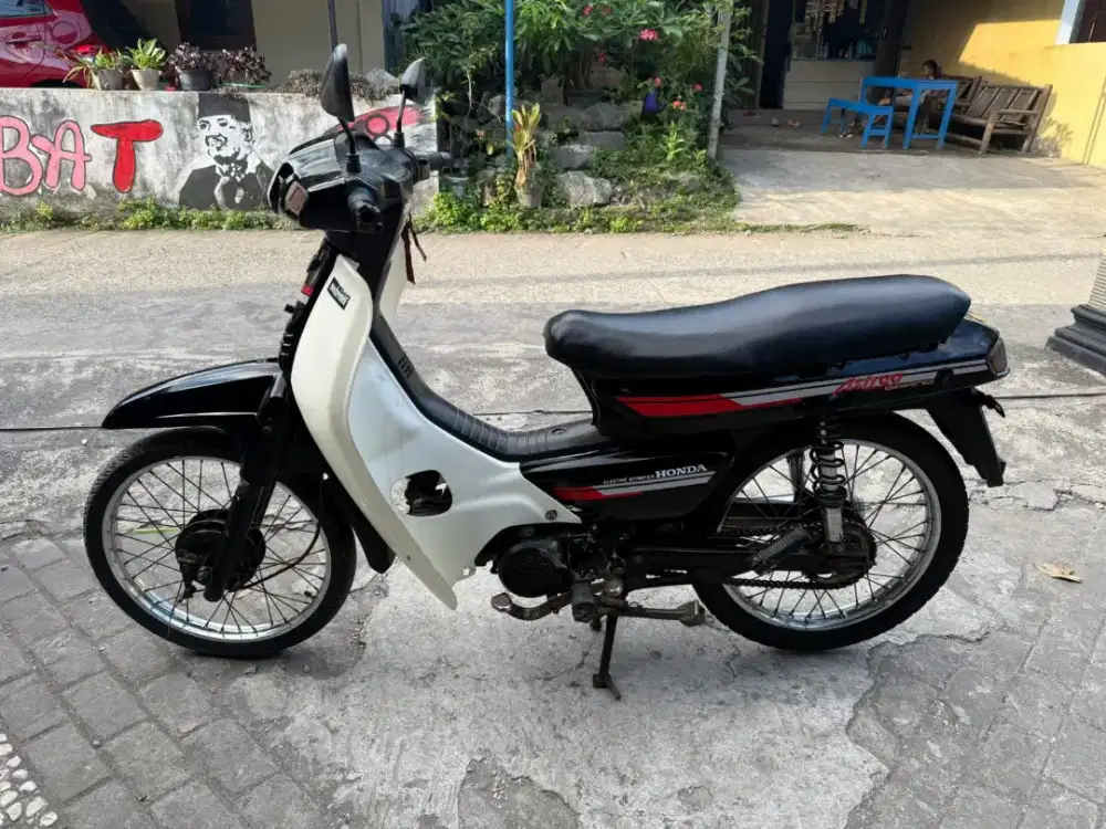 Astrea grand ampal THN 1993 plat B jakarta
