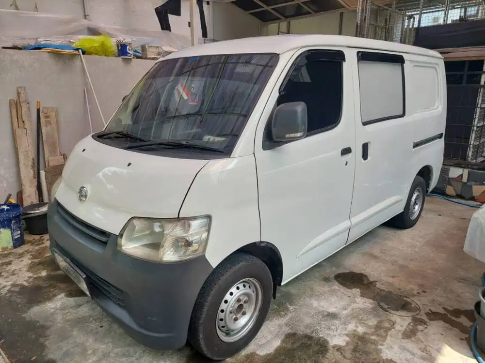 GRANDMAX BLINDVAN 2015