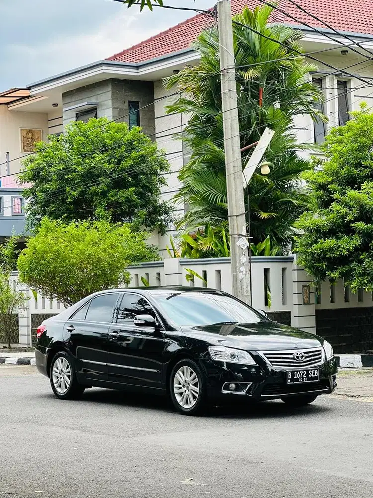 Toyota Camry 2.4 V 2011 (LOW KM)
