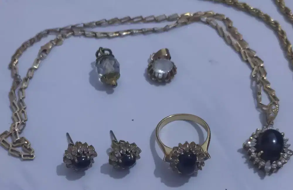kalung cincin anting lapis emas batu hijau