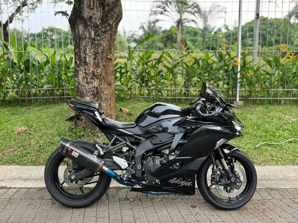 Kawasaki Ninja ZX25r / ZX 25 / ZX 25r 2024 NON ABS HITAM Modif 250