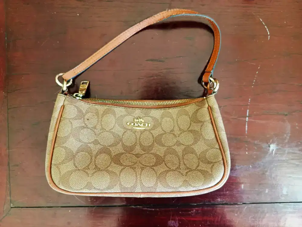 Tas Tangan Coach
