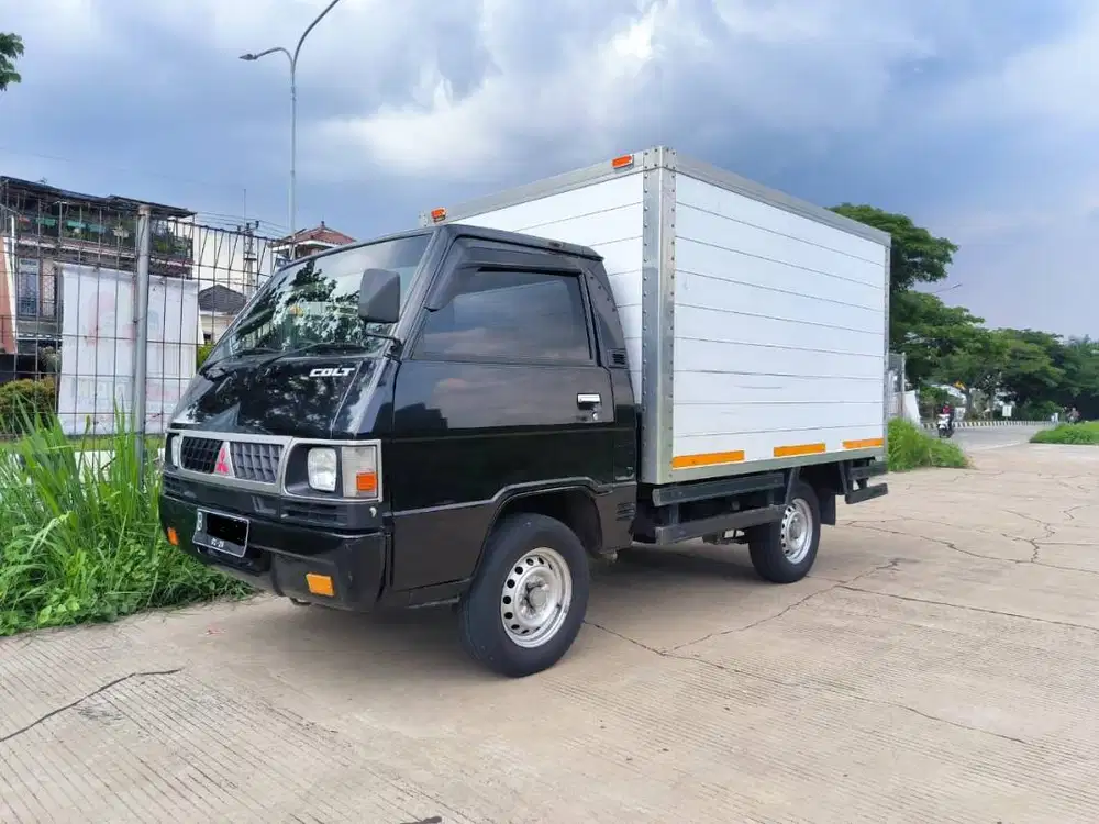 MITSUBISHI L300 BOX 2020