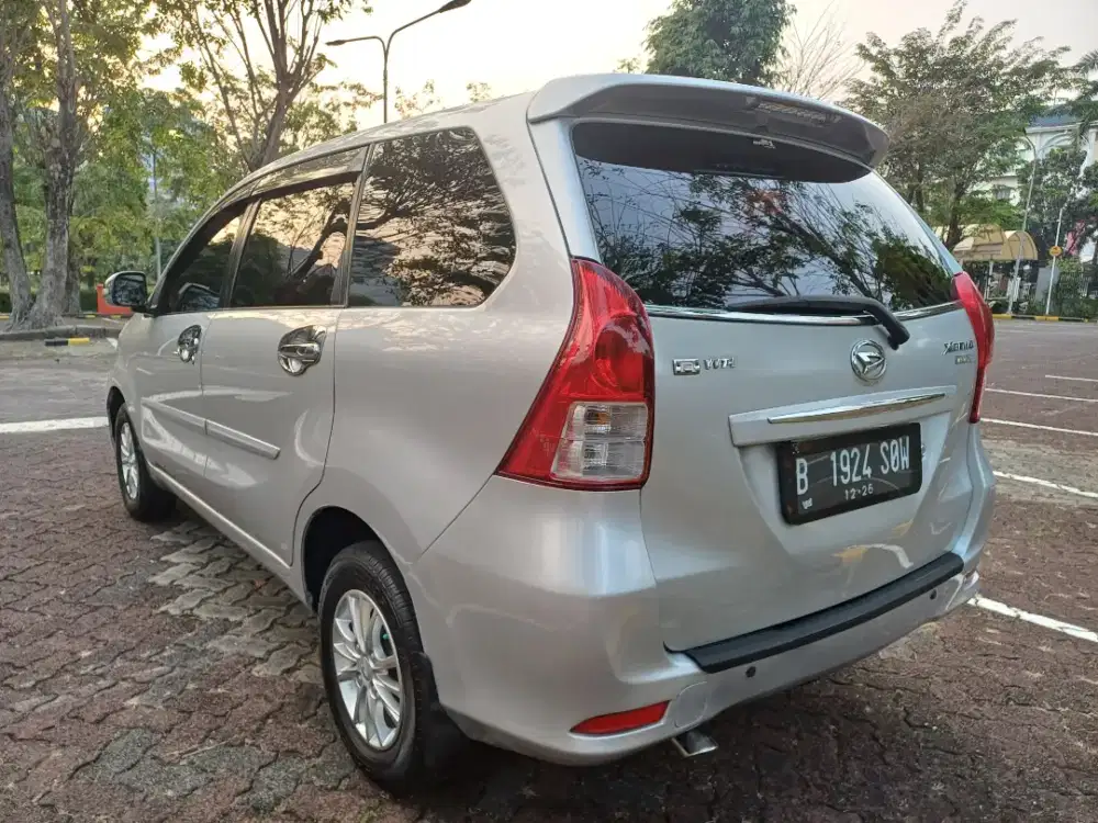 Daihatsu xenia type R deluxe 2011 km low