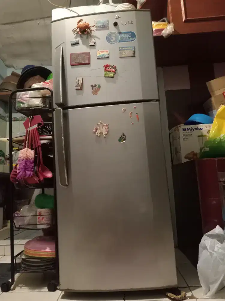 Kulkas 2 pintu bekas