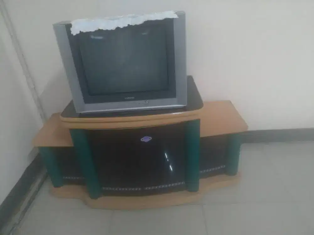 Tv dan meja jual murah ya