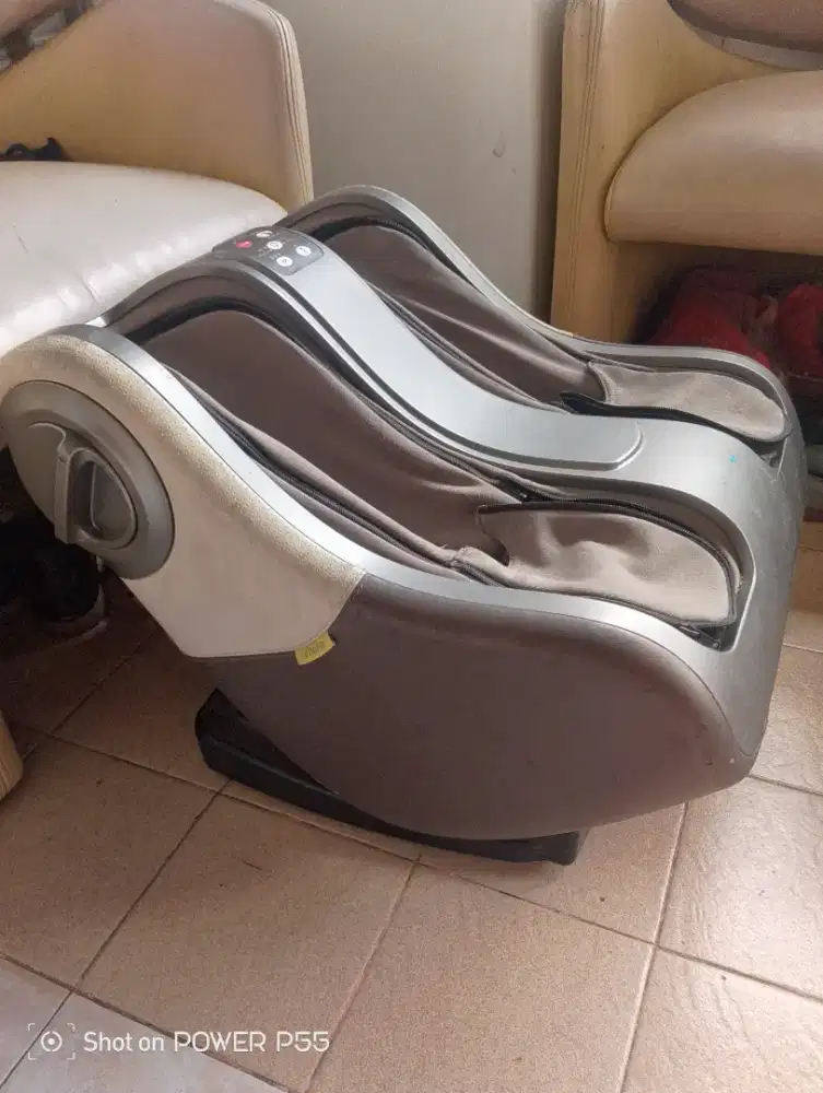 Alat pijat merk Osim Uphoria warm leg