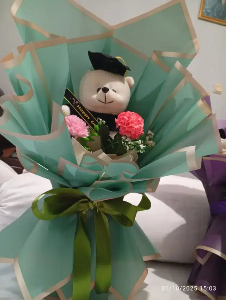 Buket boneka wisuda untuk perpisahan sekolah