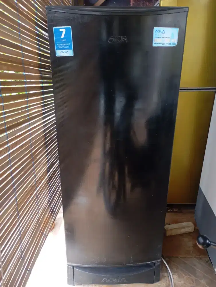 Kulkas 1pintu Aqua tinggi