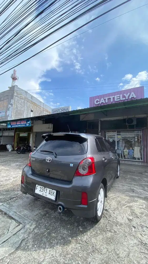 Toyota Yaris E Mt 2013