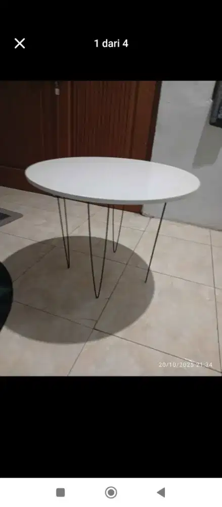 Meja kopi bulat