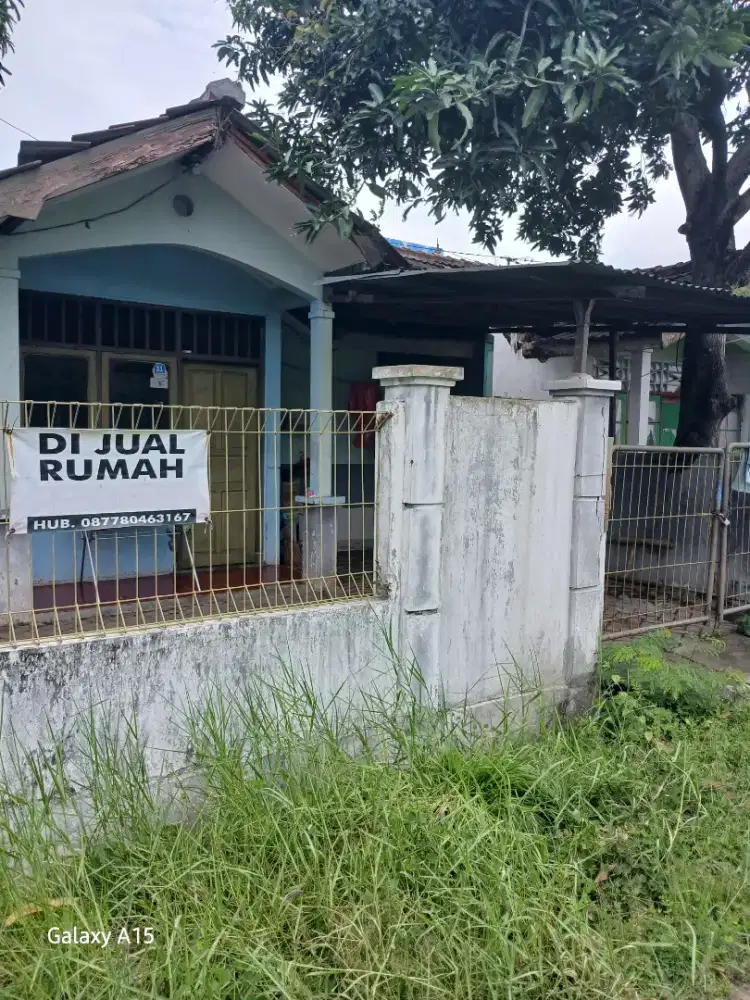 Dijual rumah pojok