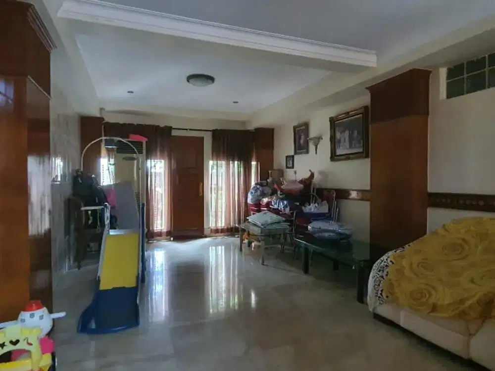 DIJUAL RUMAH PULOMAS TIMUR LT 540 M2 STRATEGIS ADA SWIMMING POOL RAPI SIAP HUNI