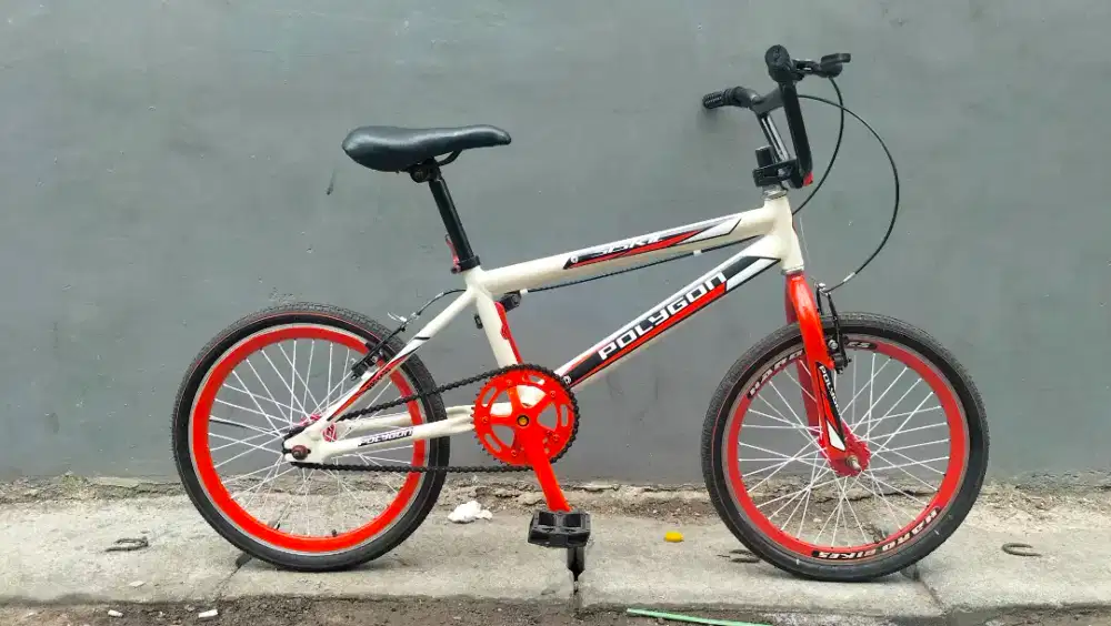 Sepeda bmx polygon