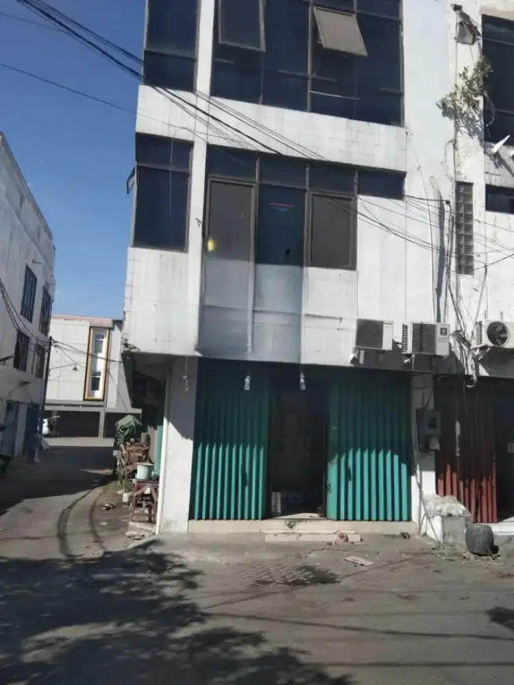 TURUN HARG!! Dijual Ruko Hook Perak Timur Hadap Jalan Raya, 3 Lantai