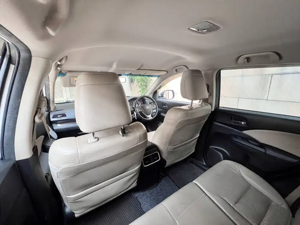 Honda CR-V Generasi 4 Tahun 2015 - Kondisi Terawat & Kilometer Rendah!
