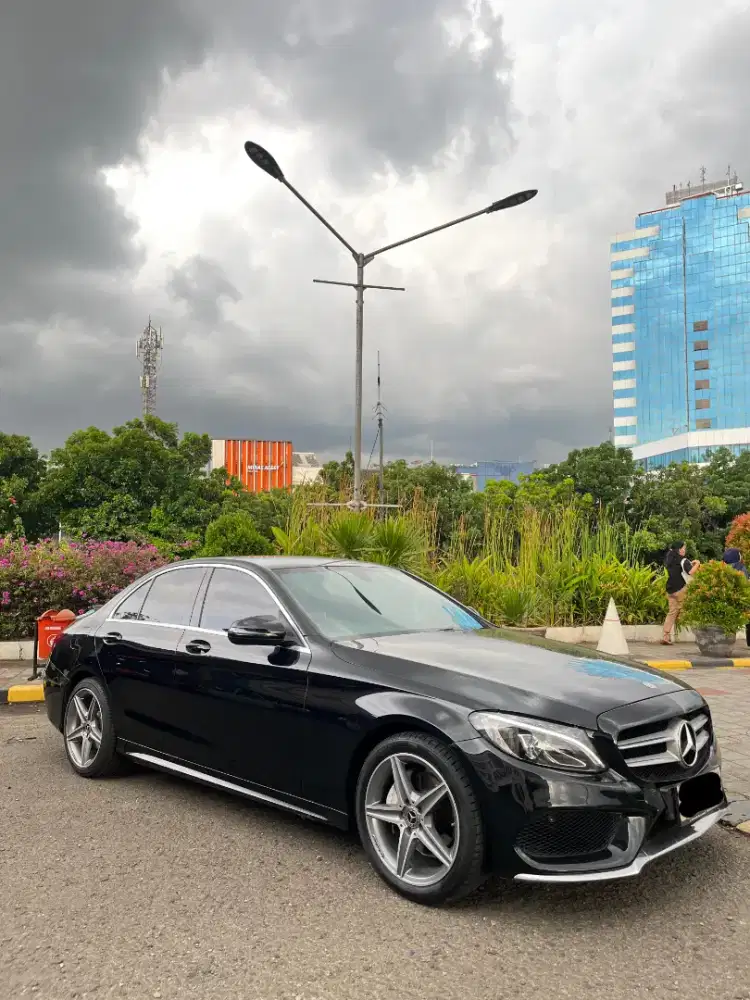 Mercedes Benz C200 2017 AMG Line / Low Kilometer / Full Spec