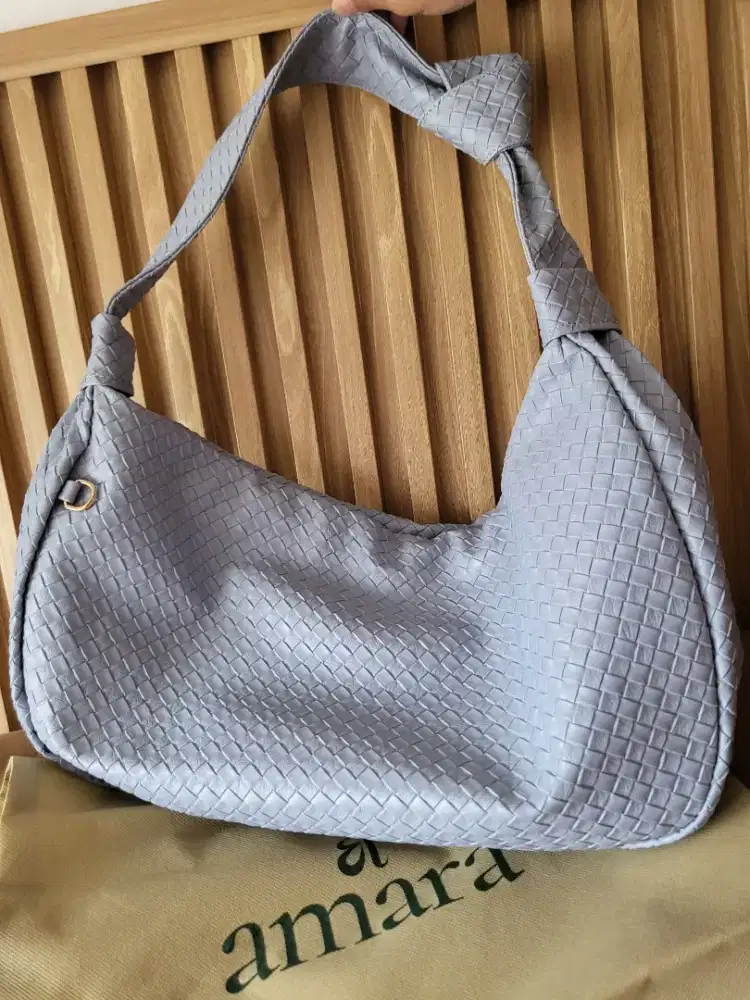 Tas anyam amarta